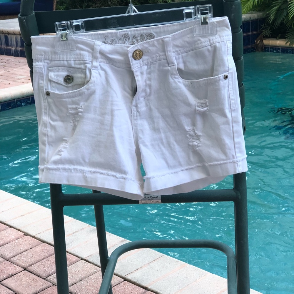 White Shorts. Size 6